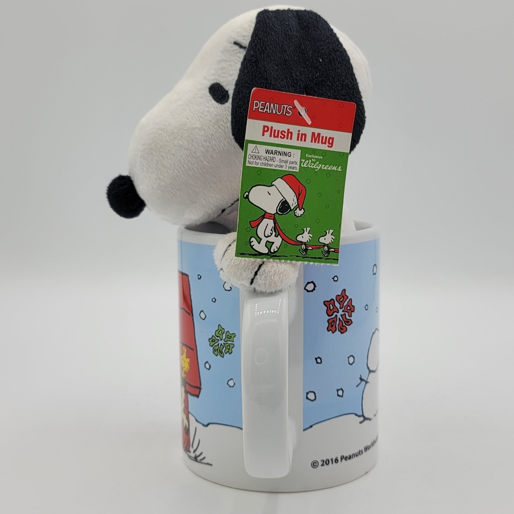 Peanuts Snoopy Plush in Mug Christmas 2016 Walgreens Exclusive Ceramic Cup - Picture 4 of 11